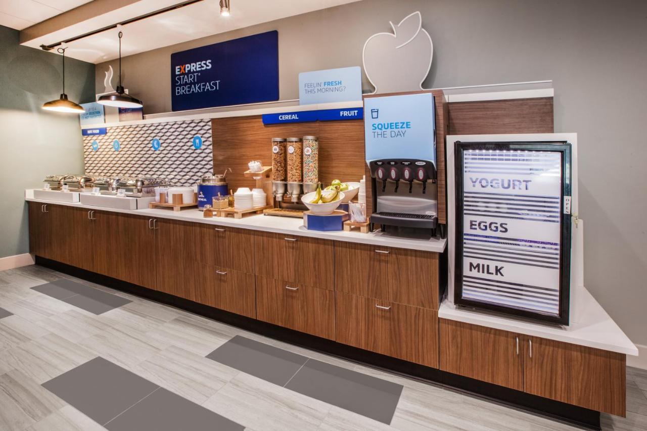 Holiday Inn Express Tallahassee-University Central By Ihg Dış mekan fotoğraf